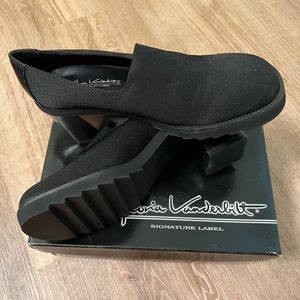 Gloria Vanderbilt Stretch Pumps. Size 9M